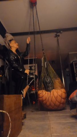 Dominatrix Dana